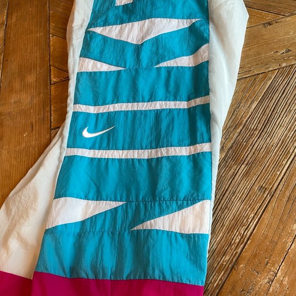 NIKE WINDBREAKER PANTS - Picture 2 of 4